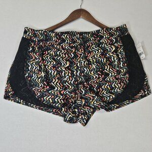 Dip Lined Gym Shorts Womens Size X-Large Black Splatter Multi Color‎ Sports